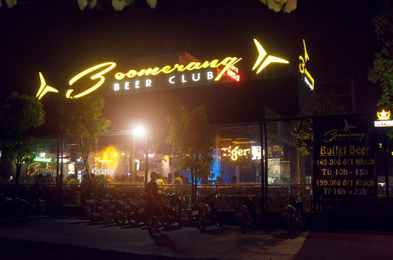 Boomerang beer club, đèn sân khấu đẹp