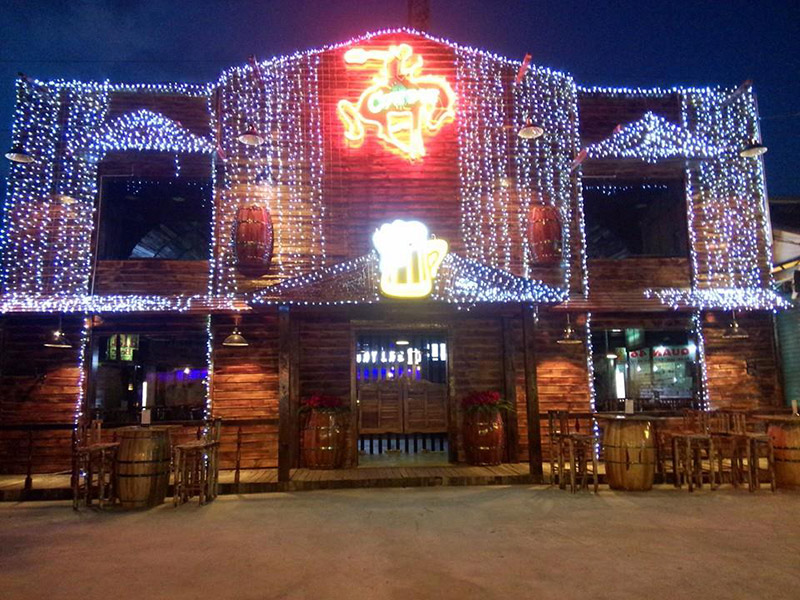 Lucky Luke Cowboy beer club, đèn sân khấu đẹp
