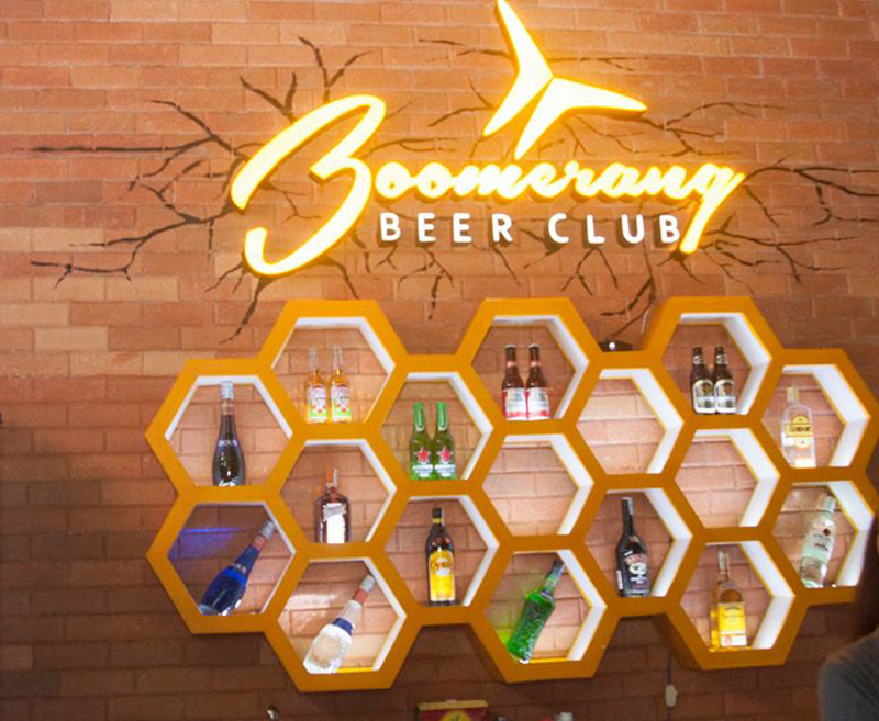 Boomerang Beer Club - Ánh sáng đèn sân khấu đẹp